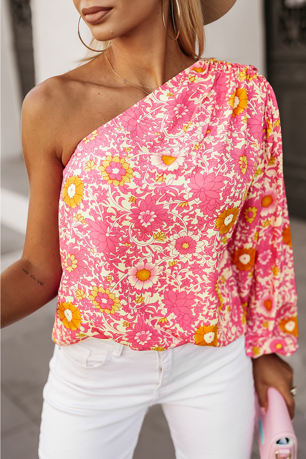 Elienora | Gebloemde blouse met één schouder
